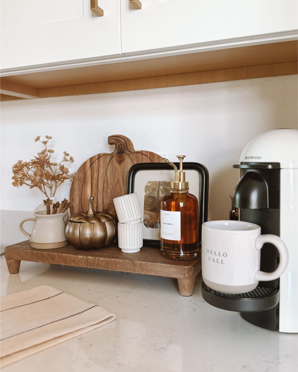 Pumpkin Shaped Wooden Board — Autumn’s Cozy Touch for Every Table