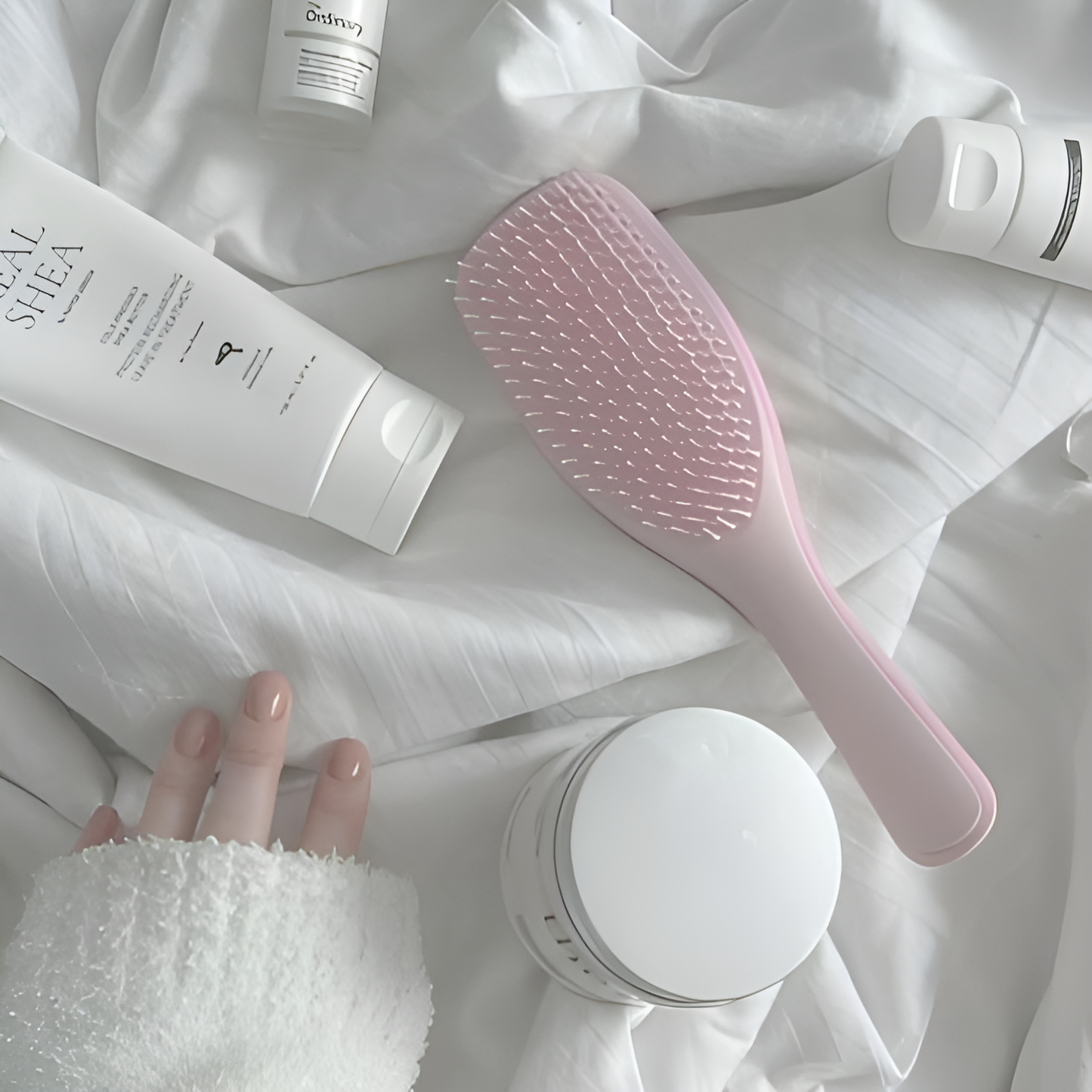 Anti-Knotting Scalp Massage Hair Brush – Detangle with Ease and Style