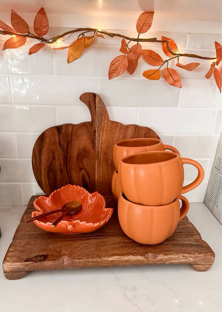 Pumpkin Shaped Wooden Board — Autumn’s Cozy Touch for Every Table