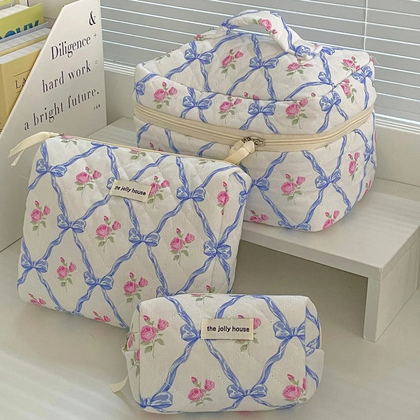 Cute Quilted Cotton Makeup Bag – Portable Cosmetic Organizer for Women and Girls