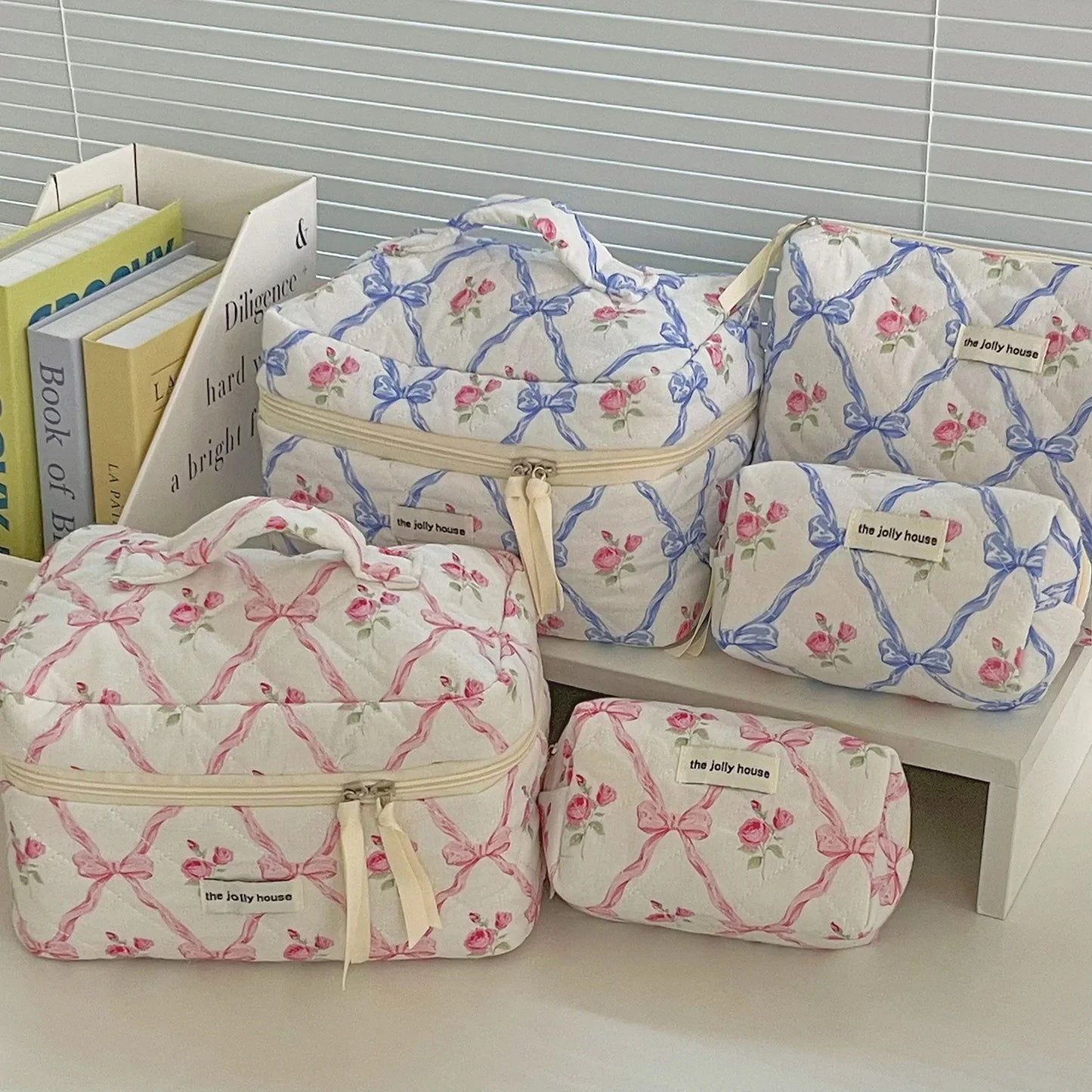 Cute Quilted Cotton Makeup Bag – Portable Cosmetic Organizer for Women and Girls