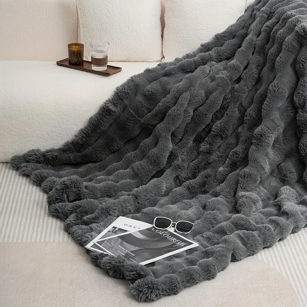 Cloud Plush Blanket — Soft & Elegant Cozy Throw