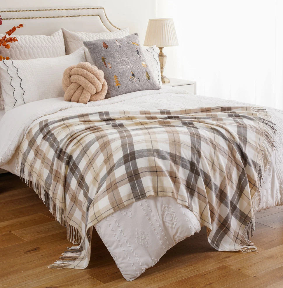 Autumn Plaid Throw Blanket — Cozy Fall Home Décor