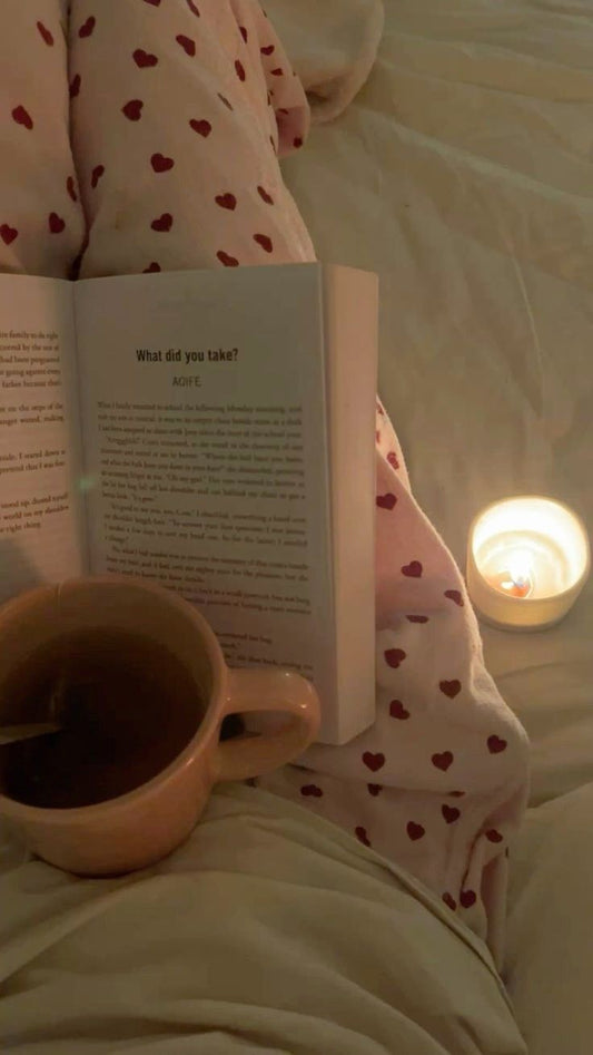 The Art of Cozy Evenings Create a Feminine Fall Corner at Home