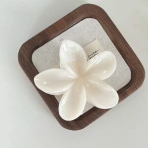 Flower Hair Claw Clip | Glossy Floral Hair Clip for Soft Buns, Updos & Everyday Aesthetic Looks